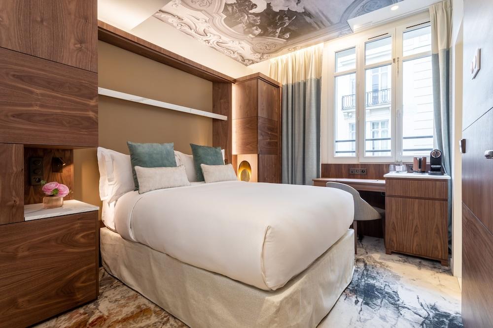 InterContinental Paris - Champs-Elys Room Type - Room, 1 Queen Bed (Cosy)