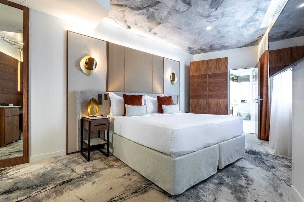 InterContinental Paris - Champs-Elys Room Type - Premium Room, 1 King Bed