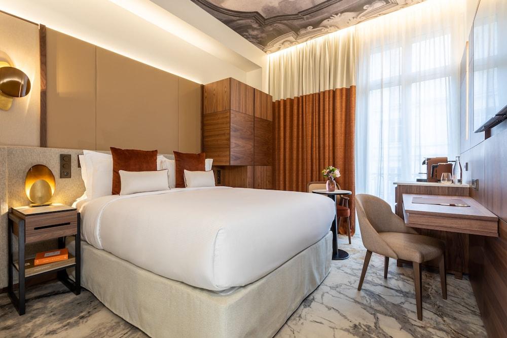 InterContinental Paris - Champs-Elys Room Type - Classic Room, 1 Queen Bed