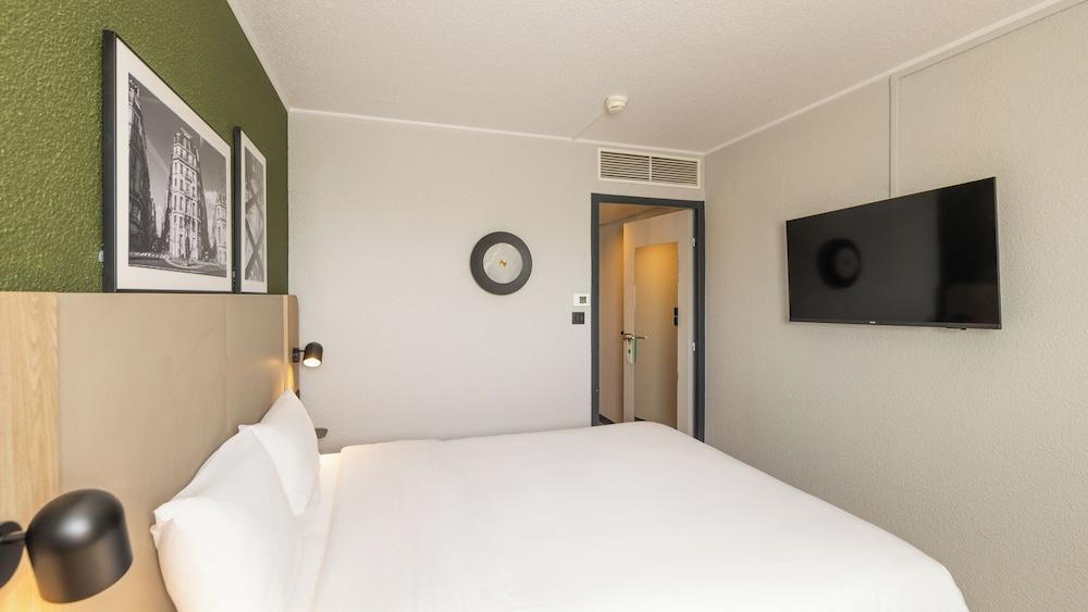 Campanile Paris Est - Bobigny Room Type - Standard Room, 1 Double Bed