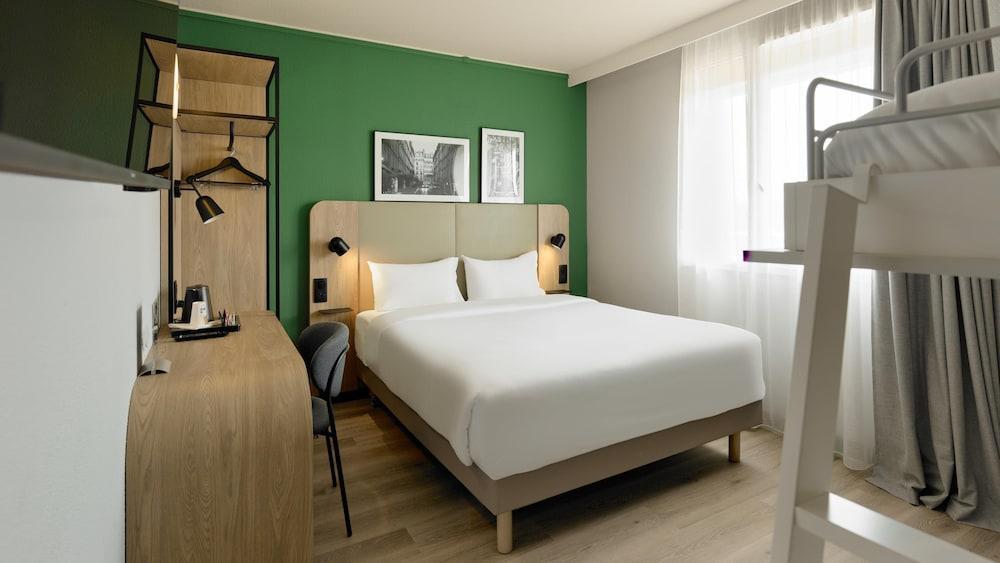 Campanile PRIME - Bussy-Saint-Georges Room Type - Standard Room, Multiple Beds