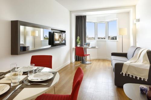 Citadines Montparnasse Paris - Tap to explore photos