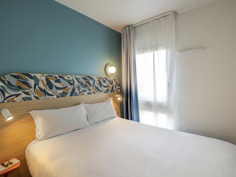 Aparthotel Adagio Access Paris la Villette - Tap to explore photos