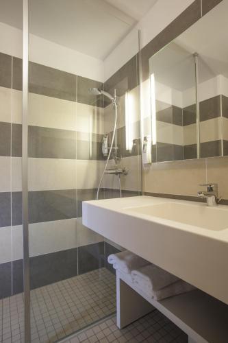 ibis Styles Paris Massena Olympiades - Tap to explore photos