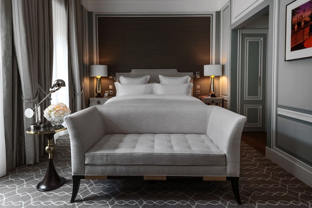 Hôtel de Crillon A Rosewood Hotel Room Type - Premier Room