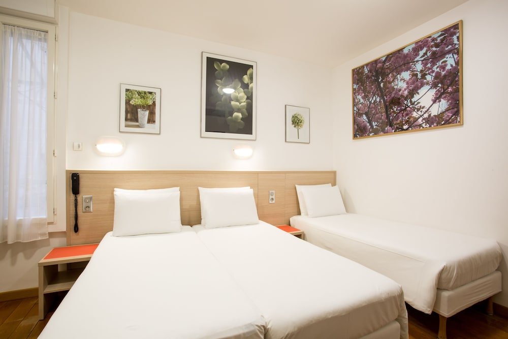 Hôtel Darcet Paris Room Type - Triple Room