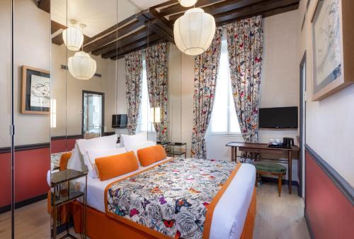 Dauphine Saint Germain Hotel - Tap to explore photos