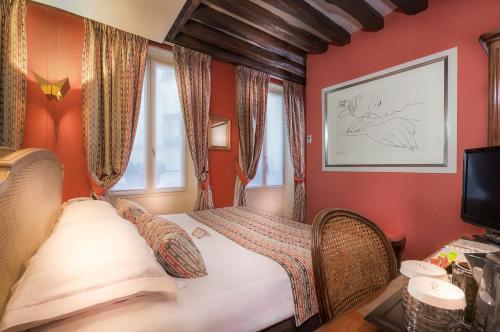 Dauphine Saint Germain Hotel - Tap to explore photos