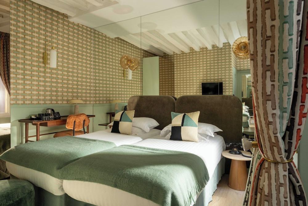 Dauphine Saint Germain Hotel Room Type - Superior Twin Room
