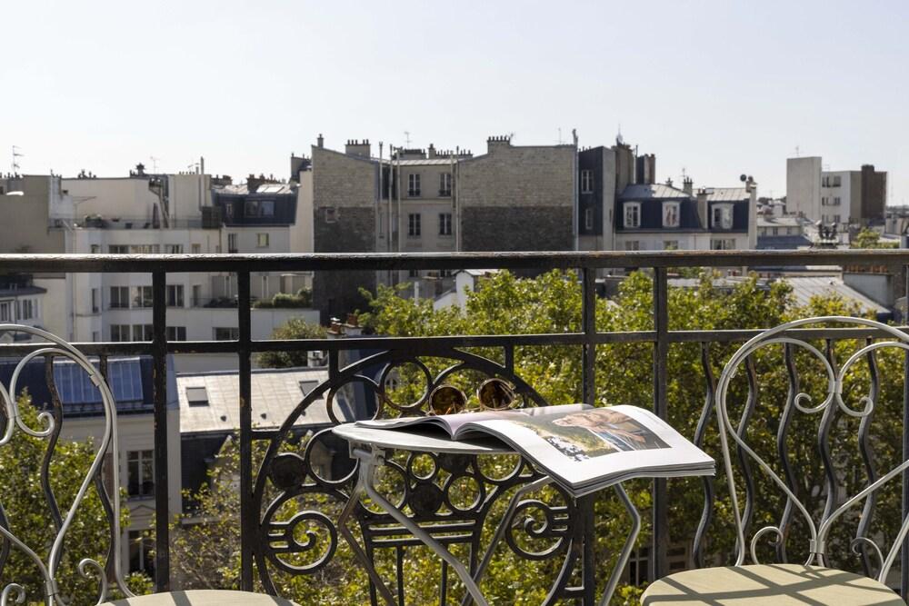 Hôtel de Banville Room Type - Prestige with balcony view Eiffel Tower Hôtel de Banville Room Type - Prestige with balcony view Eiffel Tower
