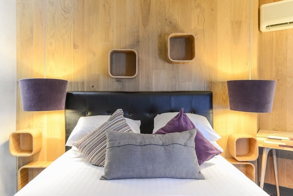 ZE Hotel Room Type - Twin Club