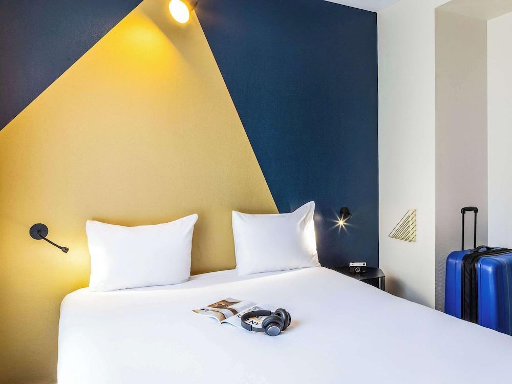 ibis Styles Paris 15 Lecourbe - Tap to explore photos