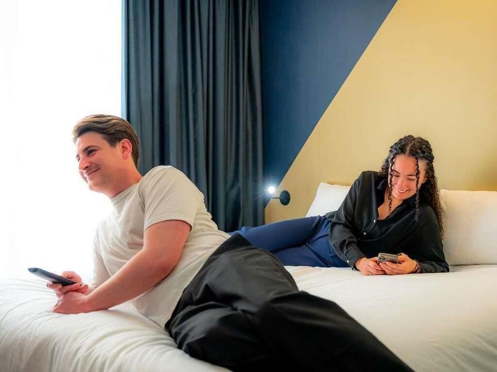ibis Styles Paris 15 Lecourbe Room Type - Standard Room with 1 double bed