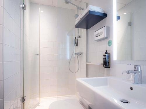 ibis Styles Paris 15 Lecourbe Room Type - Standard Twin Room