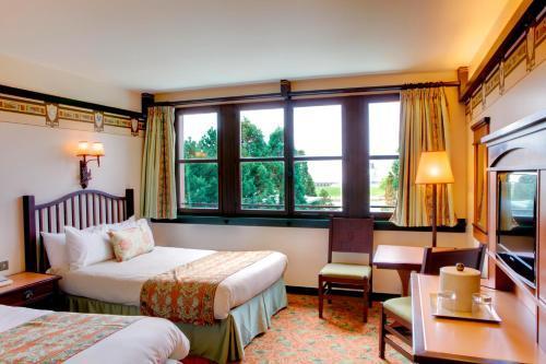 Disney Sequoia Lodge - Tap to explore photos