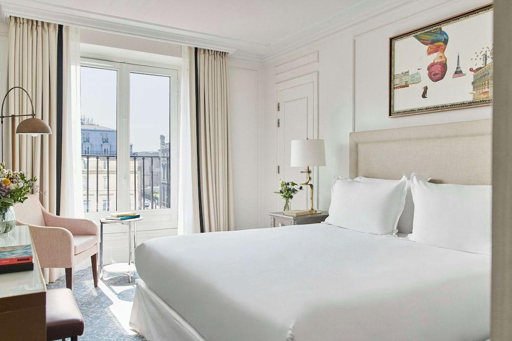 H Room Type - Deluxe Room (View)