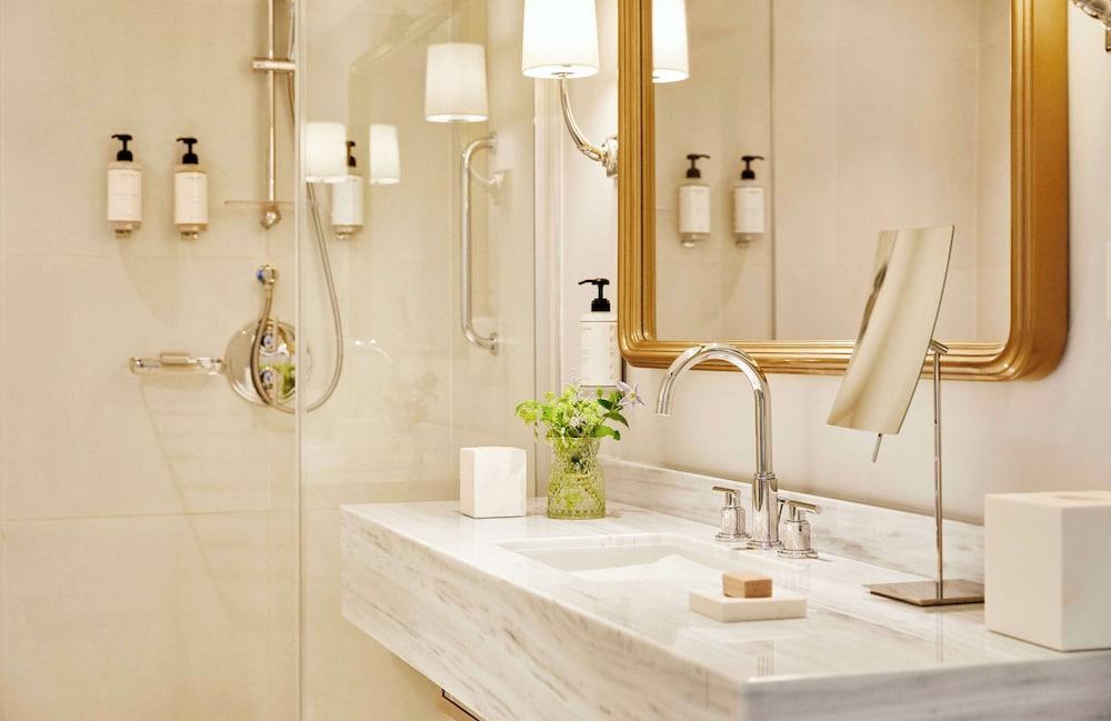 H Room Type - Junior Suite (View)