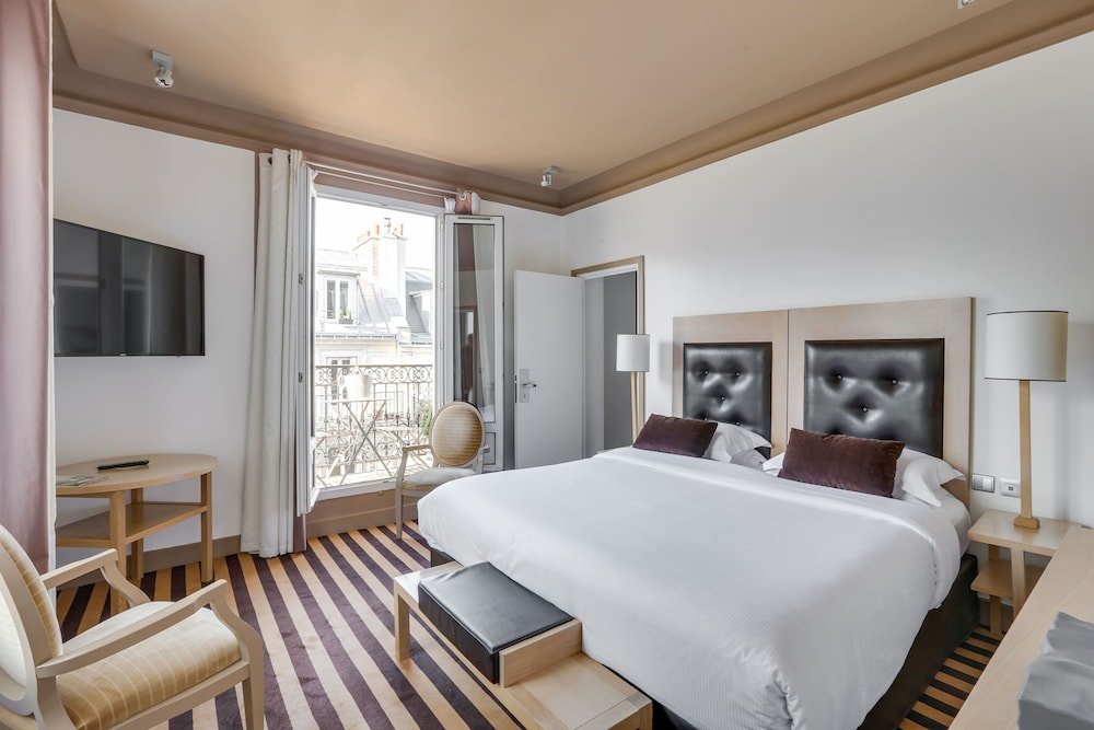 Hotel Duret Room Type - Family Suite, Private Bathroom Hotel Duret Room Type - Family Suite, Private Bathroom
