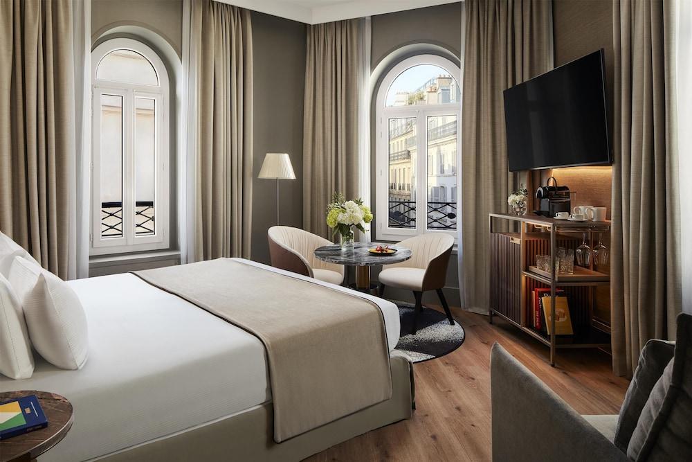 NH Collection Paris Ponthieu Champs-Élysées Room Type - Junior Suite Family