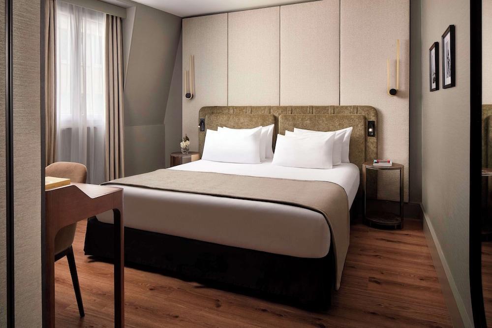 NH Collection Paris Ponthieu Champs-Élysées Room Type - Premium Room