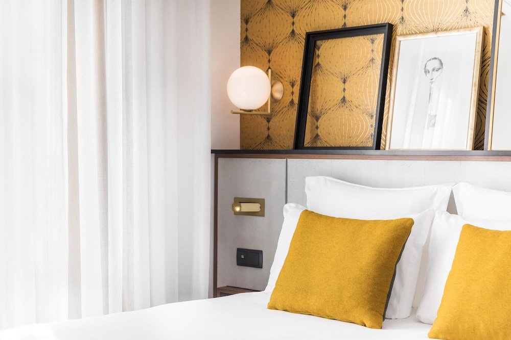 Best Western Plus La Demeure Room Type - Superior Room, 1 Queen Bed, Non Smoking (View) Best Western Plus La Demeure Room Type - Superior Room, 1 Queen Bed, Non Smoking (View)