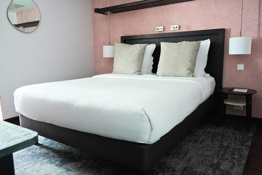 Hotel Elysees Regencia Room Type - Classic Room, 1 Queen Bed, Courtyard View, Courtyard Area