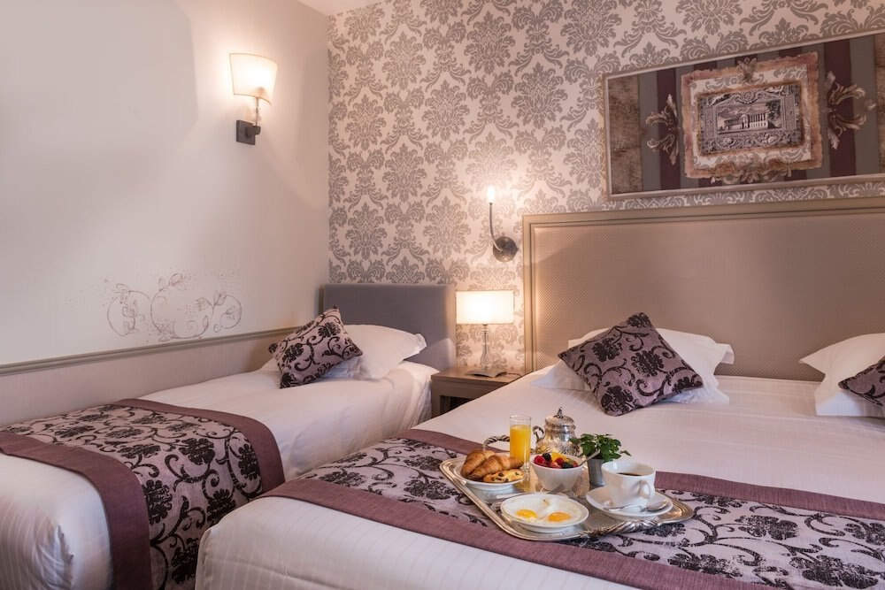 Hotel Monceau Wagram Room Type - Triple Room