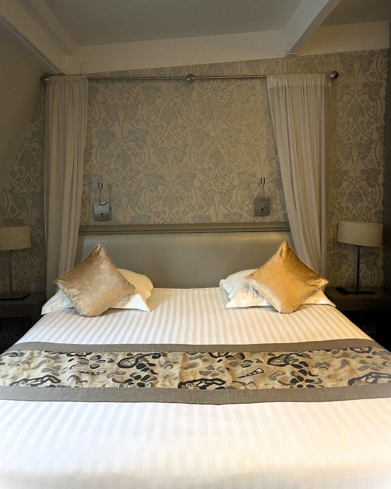 Hotel Monceau Wagram Room Type - Romantic Superior Double Room