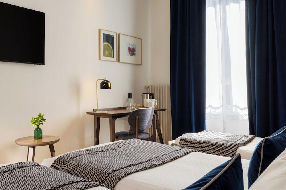 Europe Hotel Paris Eiffel Room Type - Family Room (Connecting)