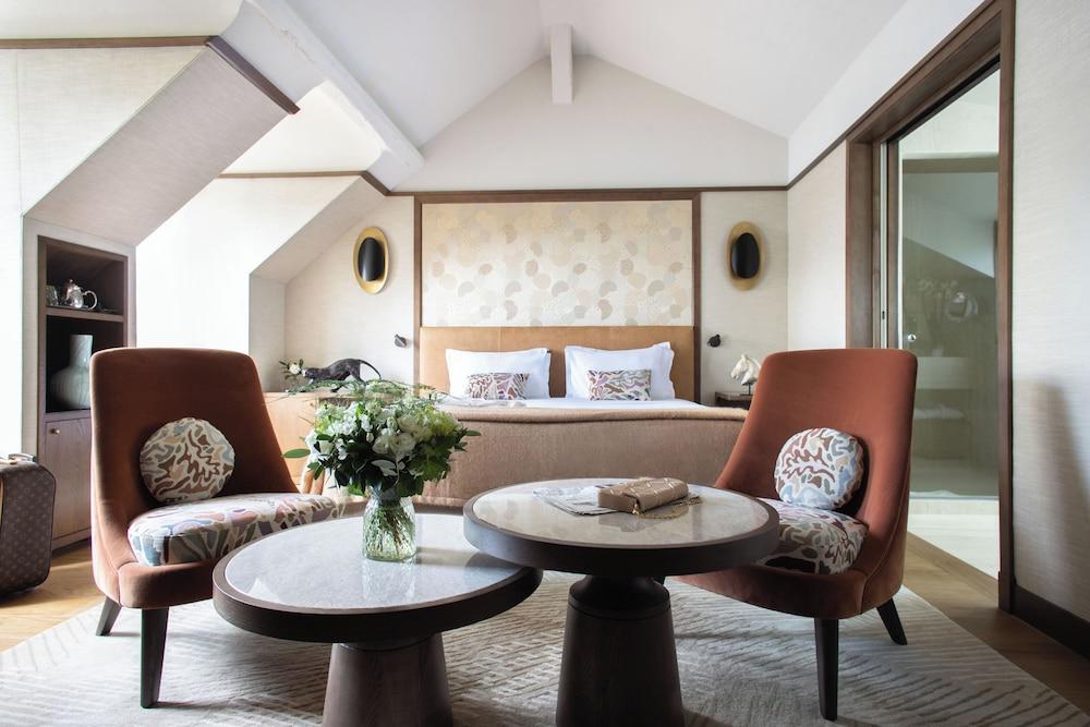 Esprit Saint-Germain Room Type - Junior Suite Club - 6th floor accessible by staircase only from 5th floor Esprit Saint-Germain Room Type - Junior Suite Club - 6th floor accessible by staircase only from 5th floor