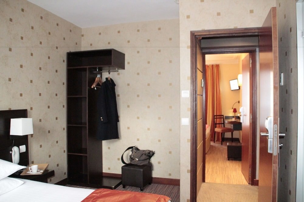 Hôtel de l'Exposition Tour Eiffel Room Type - Family Room