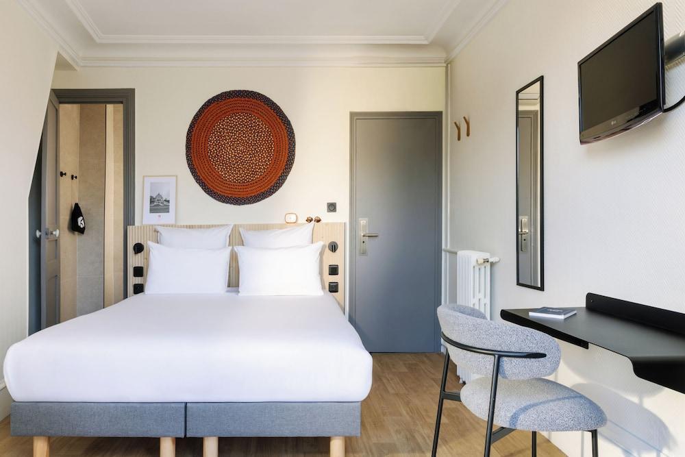 Korner République Room Type - Double Room
