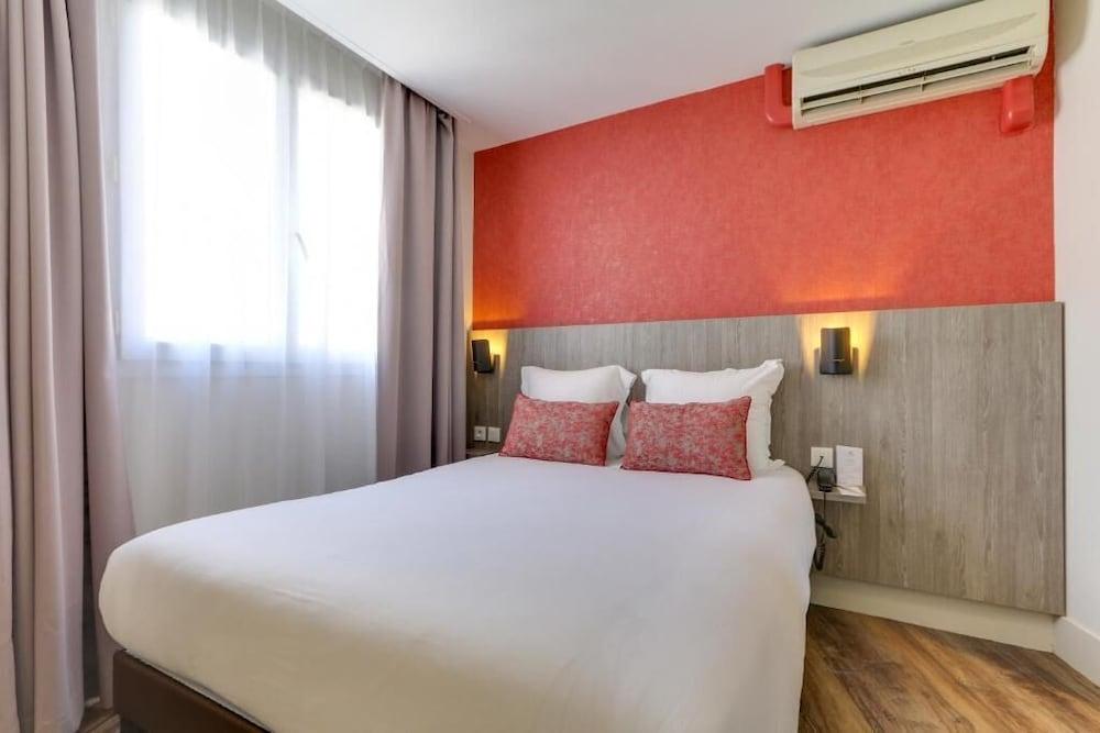 SURE HOTEL BY BEST WESTERN PARIS GARE DU NORD - Tap to explore photos