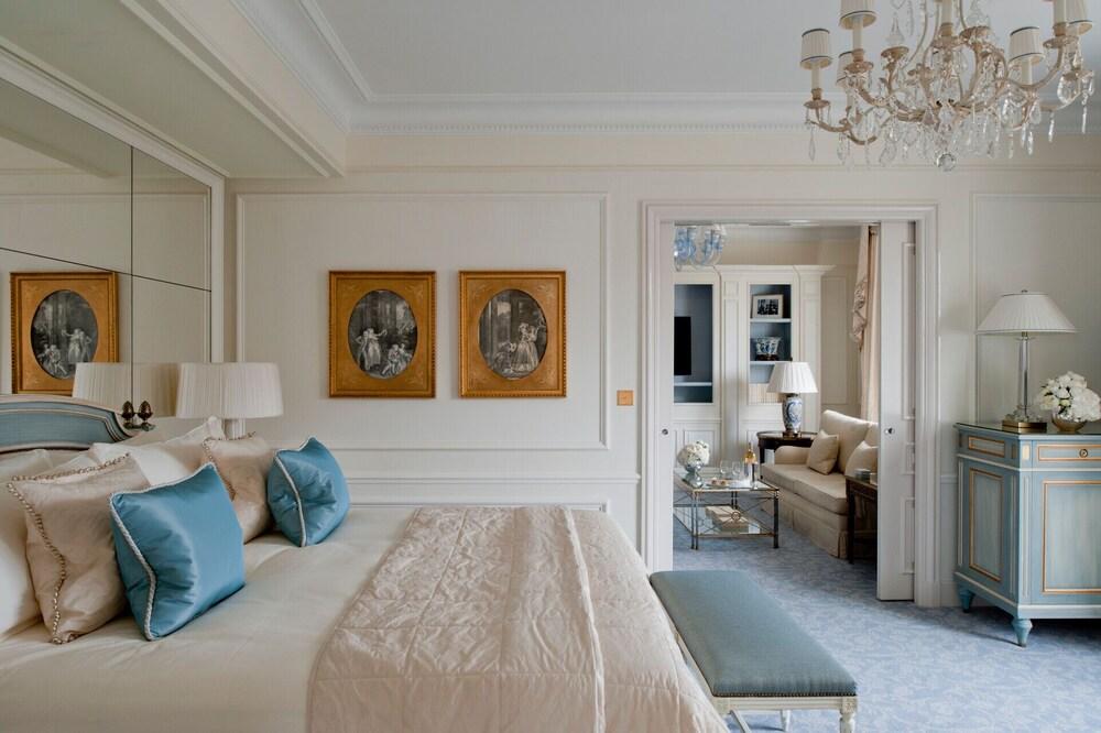 Four Seasons Hotel George V Room Type - Executive Suite (King Bed)