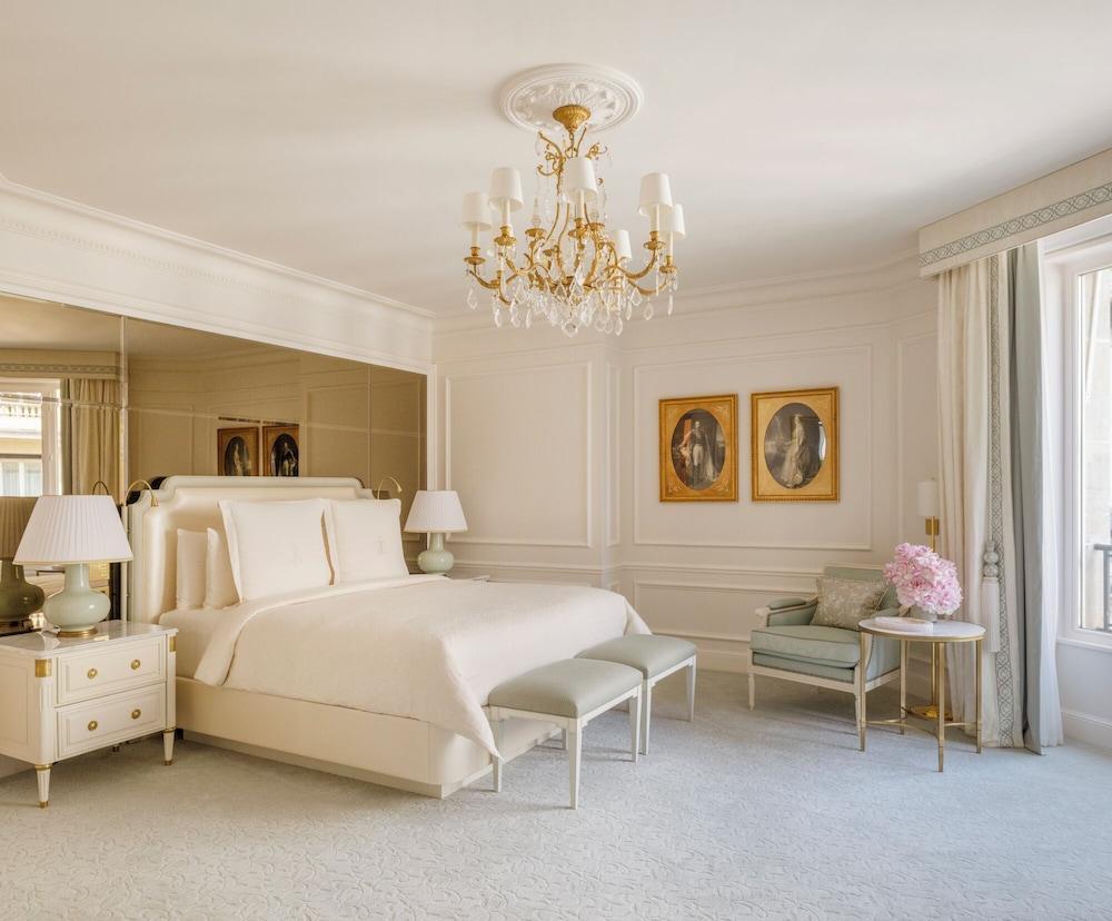 Four Seasons Hotel George V Room Type - Executive Suite (King Bed)