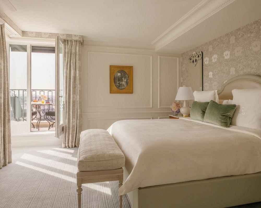 Four Seasons Hotel George V Room Type - Premier Suite, 1 Bedroom (One-Bedroom) Four Seasons Hotel George V Room Type - Premier Suite, 1 Bedroom (One-Bedroom)