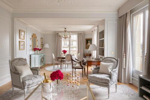 Four Seasons Hotel George V Room Type - Grand Suite (Premier)