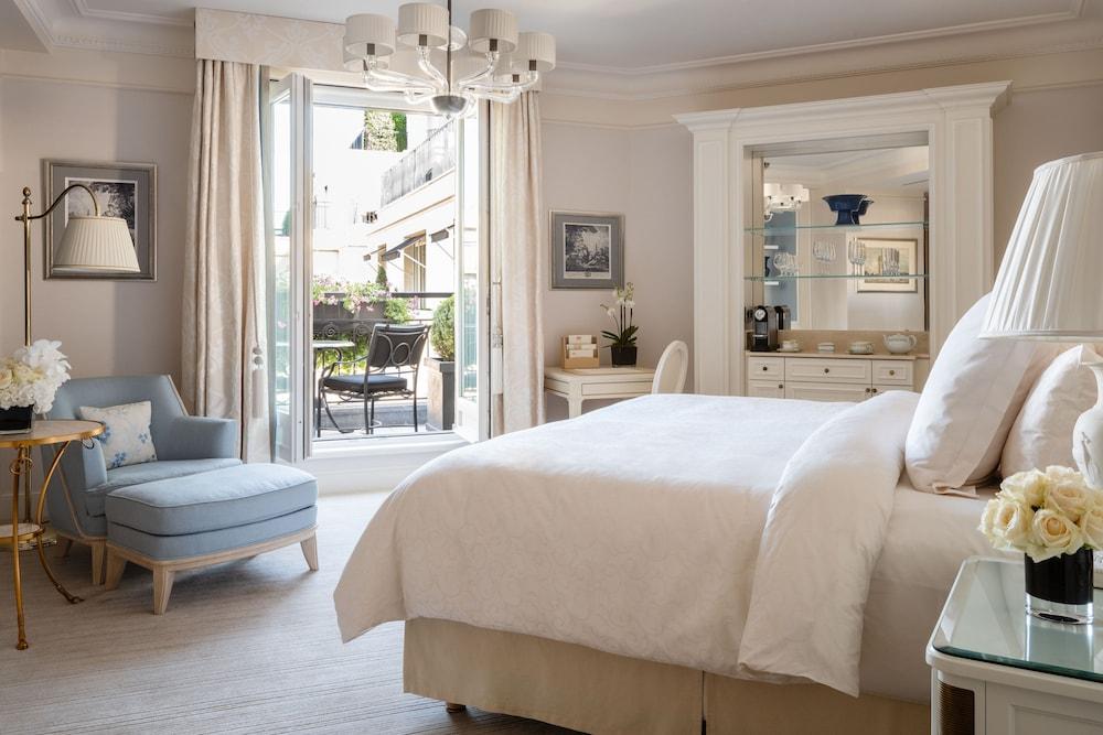 Four Seasons Hotel George V Room Type - Deluxe Room, 1 King Bed, Non Smoking