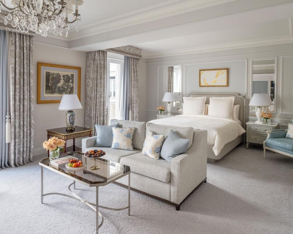 Four Seasons Hotel George V Room Type - Premier Room, 1 King Bed, Non Smoking