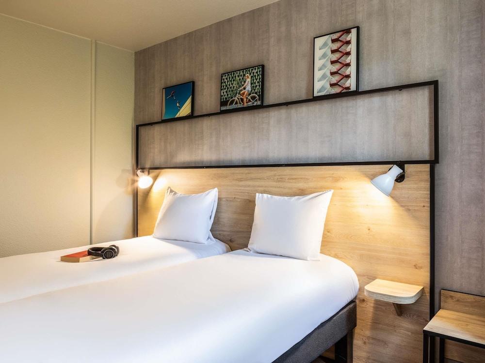 ibis Paris Gennevilliers Room Type - Standard Room, 2 Twin Beds
