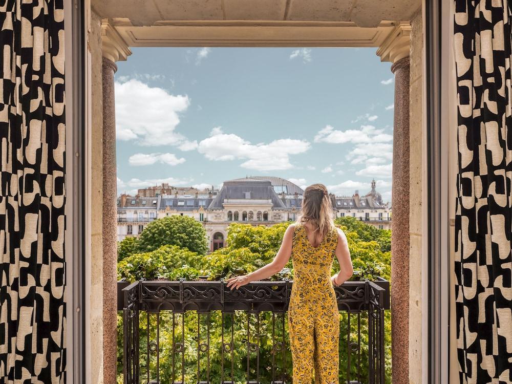 Solly Hôtel Paris - Tap to explore photos