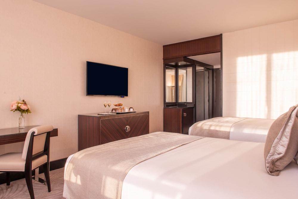 L'Hotel du Collectionneur Paris Room Type - Deluxe Quadruple Room, 2 Double Beds