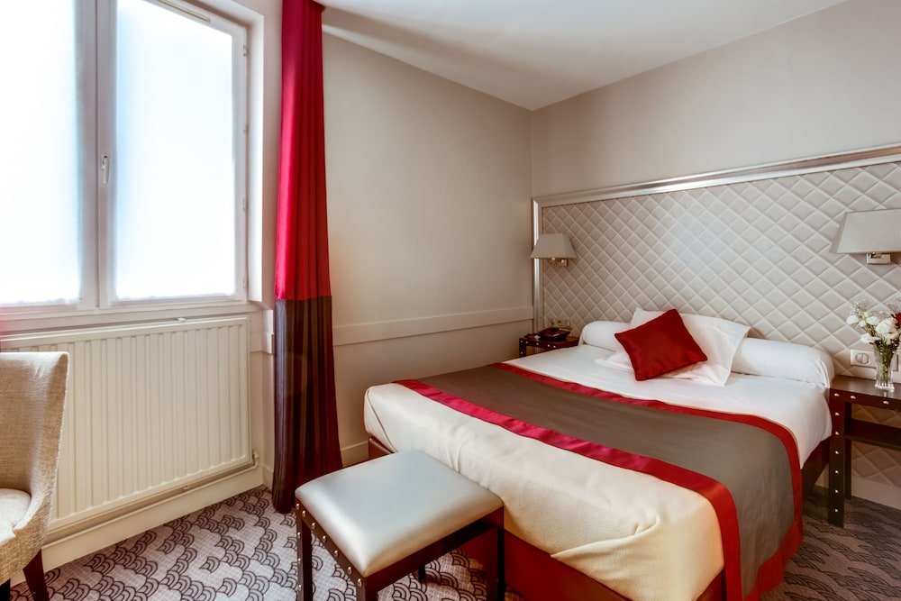 Hotel d'Amiens - Tap to explore photos