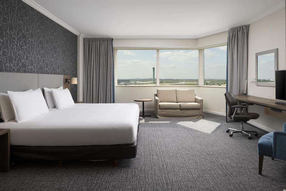 Hilton Paris Charles de Gaulle Airport Room Type - Family Twin Room
