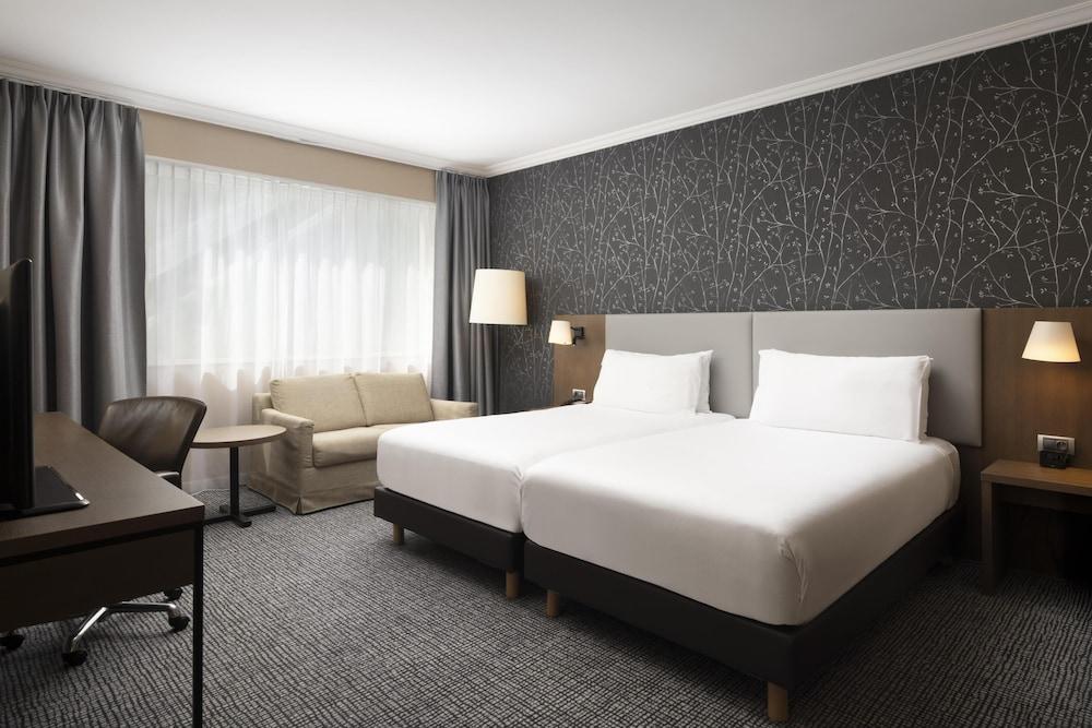 Hilton Paris Charles de Gaulle Airport Room Type - Family Room, 2 Bedrooms