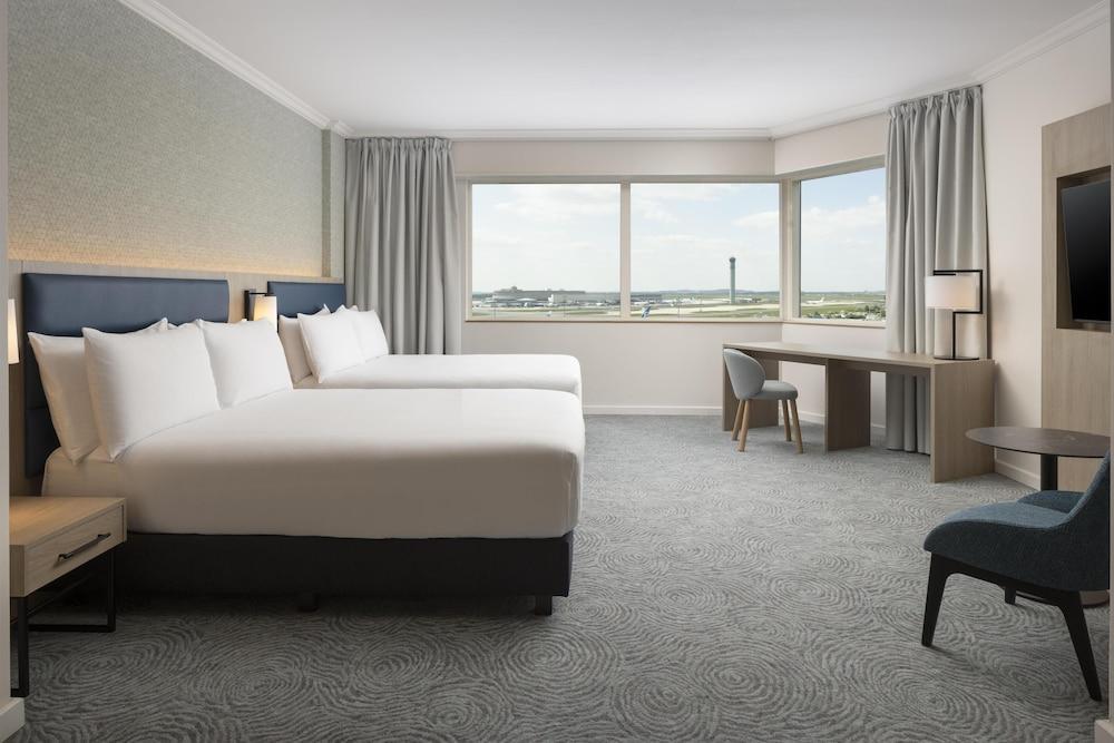 Hilton Paris Charles de Gaulle Airport Room Type - 2 Queen Beds Executive Room