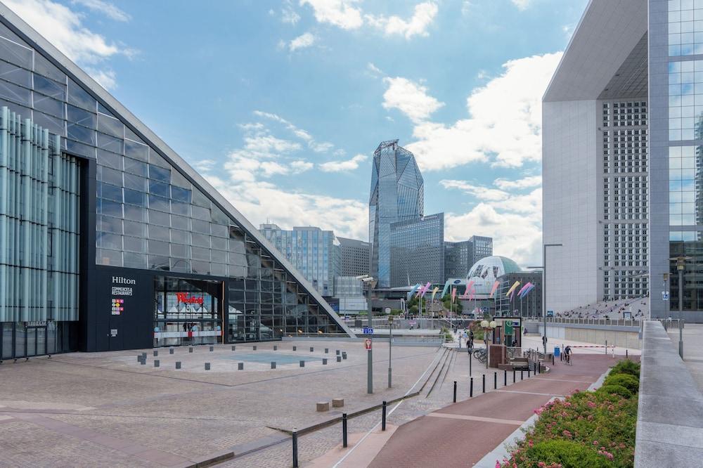 Hilton Paris La Defense Hotel - Tap to explore photos