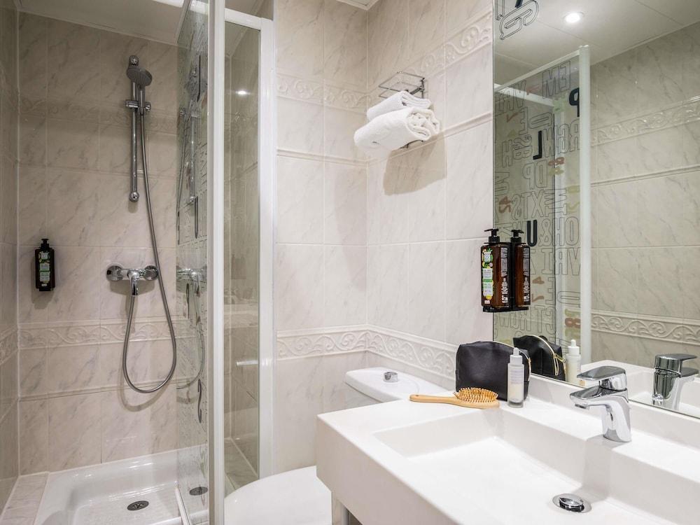 ibis Styles Paris Tolbiac Bibliotheque - Tap to explore photos
