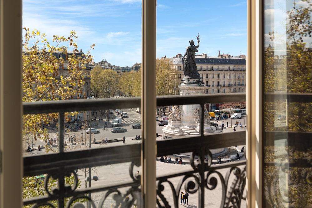 Crowne Plaza Paris Republique Room Type - Standard Room, 1 King Bed