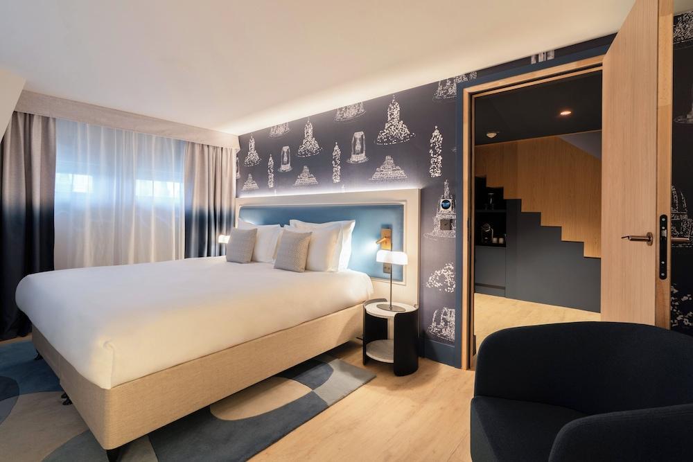 Crowne Plaza Paris Republique Room Type - Eiffel tower view Duplex Suite Crowne Plaza Paris Republique Room Type - Eiffel tower view Duplex Suite